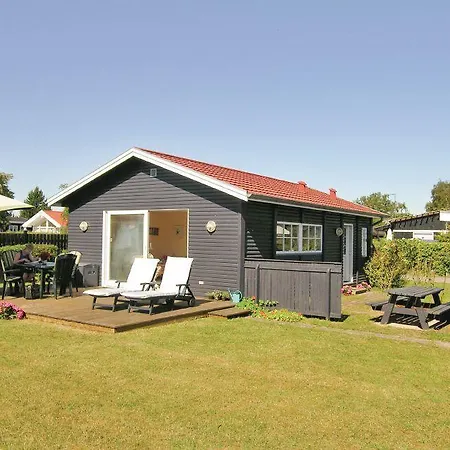 Beach Front Home In Nyborg With Wifi 度假居 尼堡